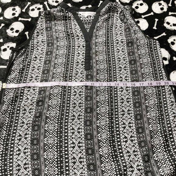 NORTHERN REFLECTIONS Black white sleeveless geometric tank top MEDIUM goth shirt - Picture 10 of 15